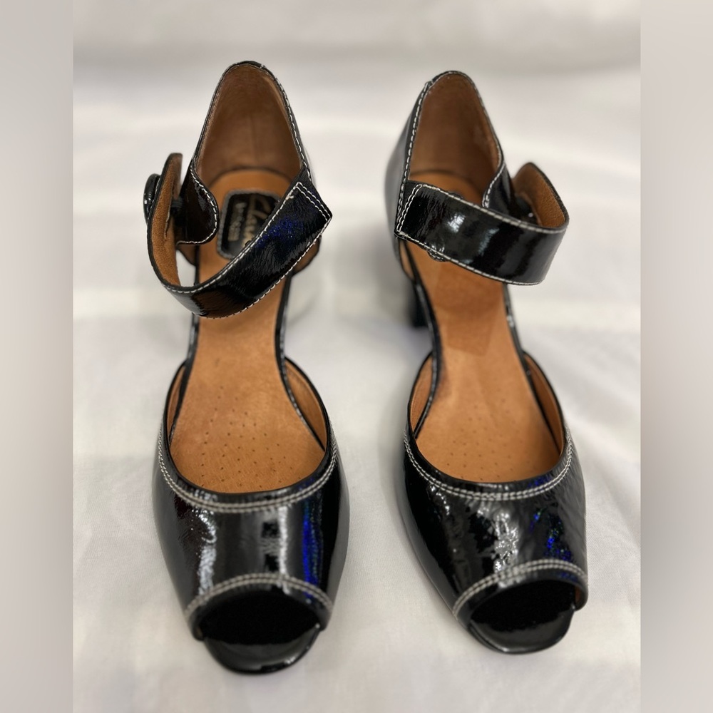 Clarks Black Leather Big Button Ankle Strap Peep Toe Mid Heel Pumps 7M